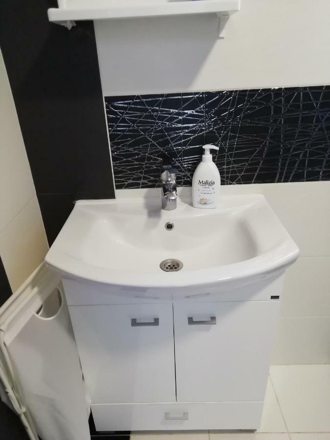 Apartman Marinkovic Добра вода Екстериор снимка